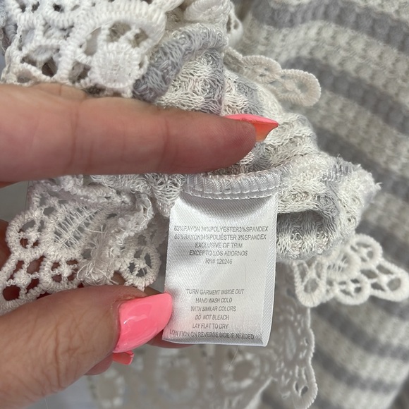 WALLFLOWER Grey White Stripe Cold Shoulder Top Size Small - Picture 10 of 10